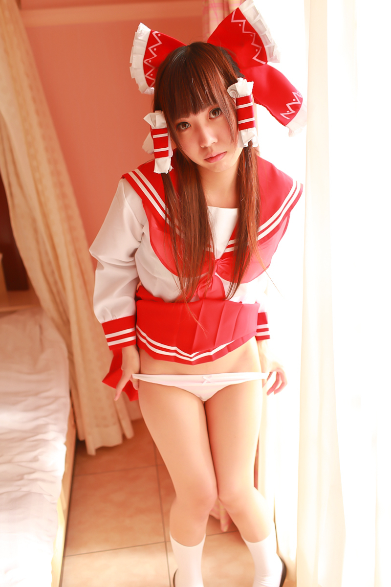 [Cosplay] Reimu Hakurei with dildo and toys - Touhou Project Cosplay